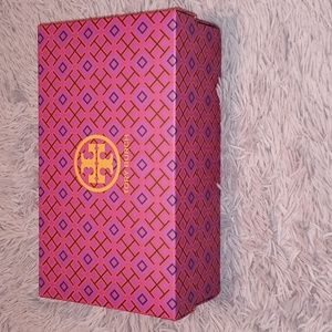 Tory Burch shoe box